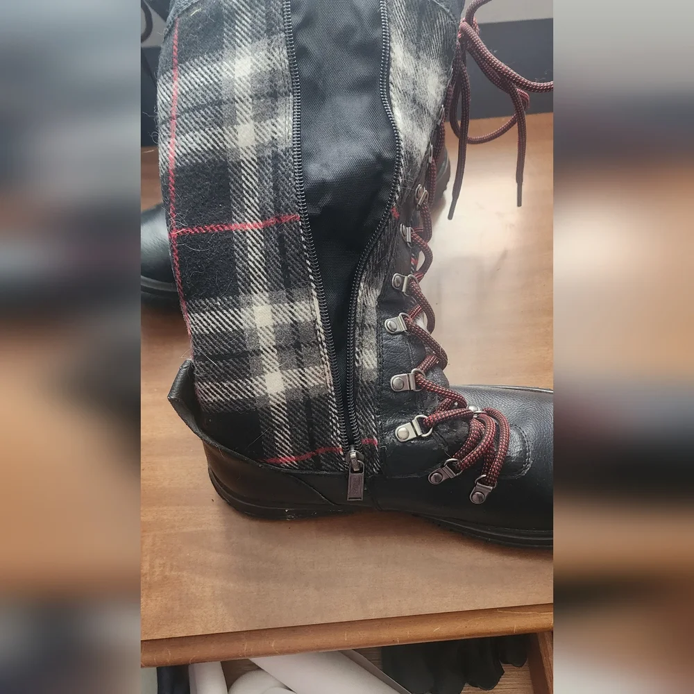 Snow boots 5/$25
